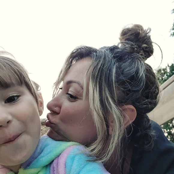 Meet your Posher, Vanessa - Picture 1 of 1